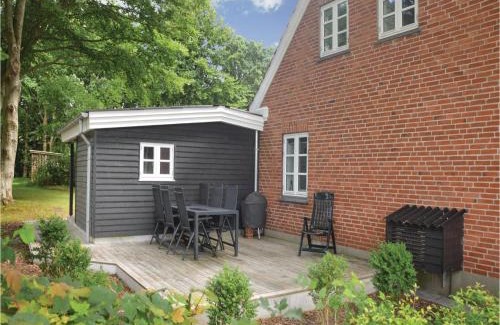 Tistrup House | Holiday Home Hodde With Fireplace