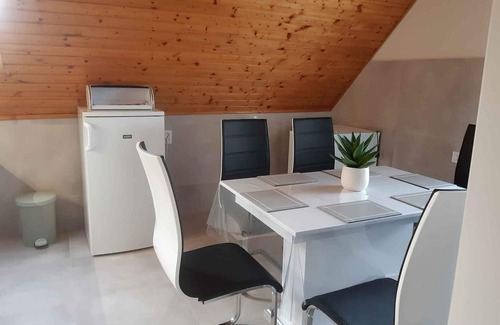 Balatonszarszo House | Holiday home Holiday house with garden and barbecue