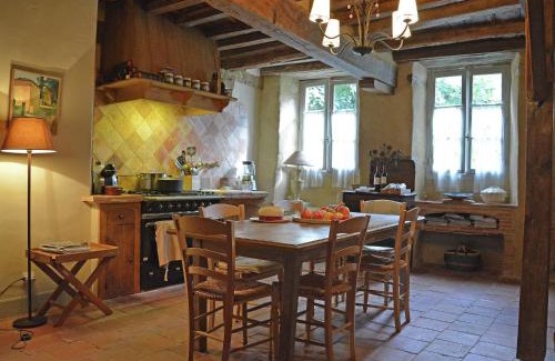Campagne-d'Armagnac House | Holiday Home in Campagne with Pool and BBQ