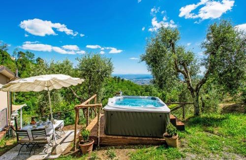 Macchino House | Holiday Home Il Paradiso by Interhome