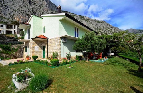Tucepi House | Holiday home in a quiet location with panoramic view