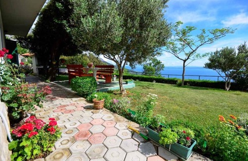 Tucepi House | Holiday home in a quiet location with panoramic view