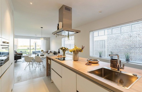 Aardenburg House | Holiday Home in Aardenburg near Sint-Baafskerk