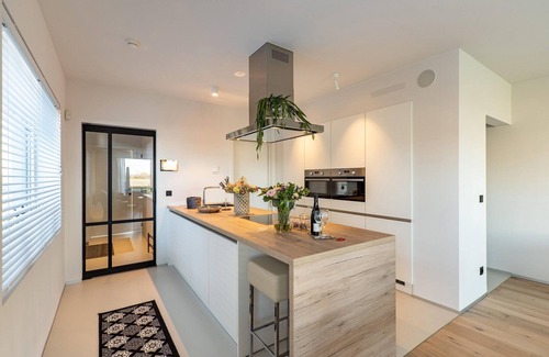 Aardenburg House | Holiday Home in Aardenburg near Sint-Baafskerk