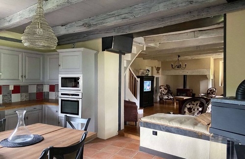 Altillac House | Holiday Home in Altillac with Pool and Garden