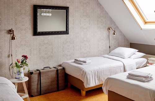 Schafelt House | Holiday Home in Baarlo with Hot Tub