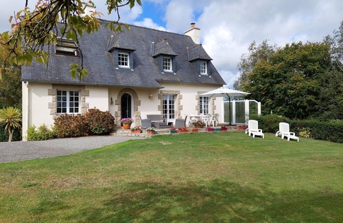 Plouenan House | Holiday Home in Brittany near Penze River