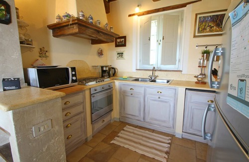 Camaiore House | Holiday Home in Camaiore with 4 bedrooms sleeps 7