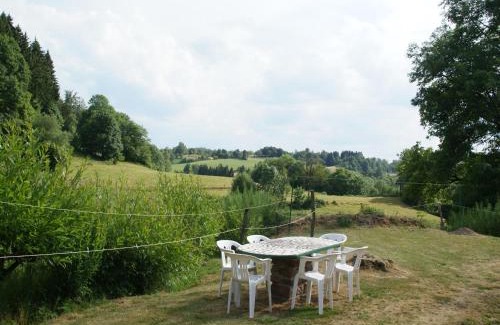 Esmoulieres House | Holiday Home in Esmoulières near Forest