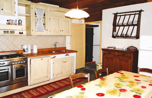 Pieve Fosciana Villa | Holiday Home in Garfagnana private gated pool, WIFI, stunning mountain views