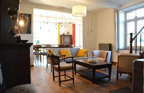 Willerzie House | Holiday home in Gedinne with forest