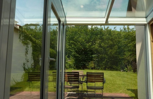 Niederloßnitz House | Holiday home in green with view of the vineyards