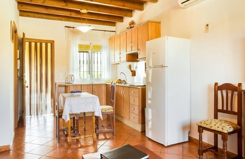 Guaro House | Holiday Home in Guaro with Private Pool
