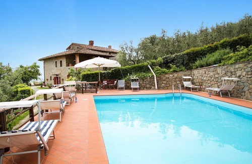 Giugnano House | Holiday Home in Larciano with 2 bedrooms sleeps 6