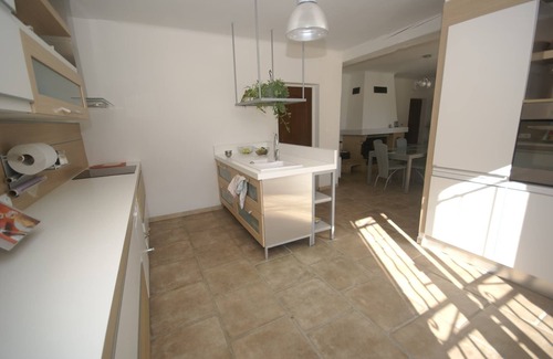 Le Thor House | Holiday Home in Le Thor with Private Pool