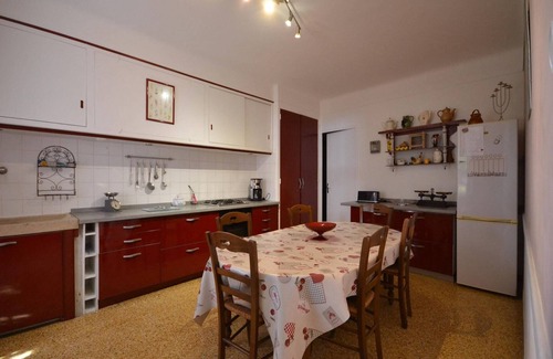 Pertuis House | Holiday Home in Pertuis with Pool and Views