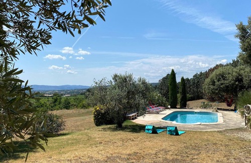 Pertuis House | Holiday Home in Pertuis with Pool and Views