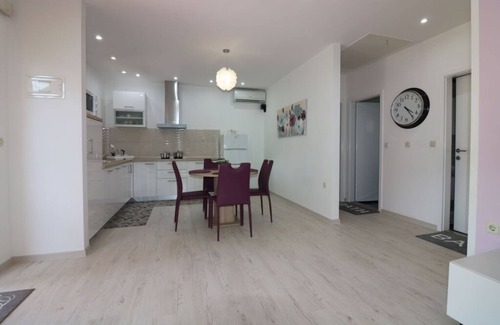 Antonci House | Holiday Home in Poreč with Terrace, Air condition, WIFI, Dishwasher (4400-7)