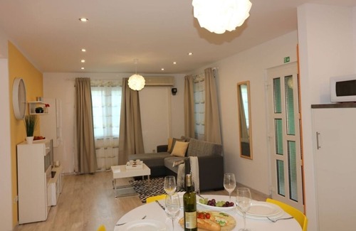 Antonci House | Holiday Home in Poreč with Terrace, Air condition, WIFI, Dishwasher (4400-3)