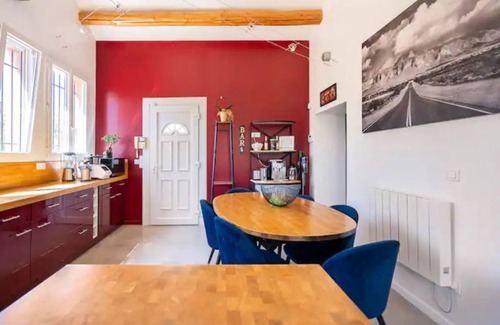 Carpentras House | Holiday Home in Provence, Garden & Swimming Pool