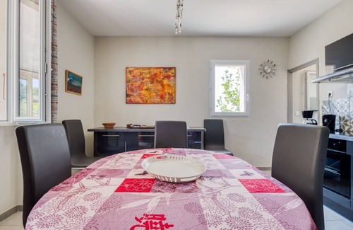Rasteau House | Holiday Home in Rasteau with Private Pool
