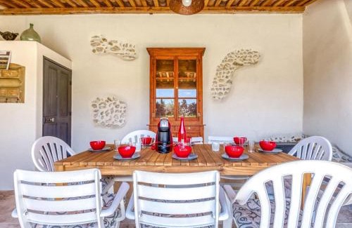 Rasteau House | Holiday Home in Rasteau with Private Pool