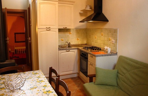 Mulazzo House | Holiday Home in Tuscany with Natural Pond
