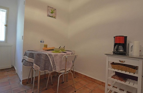 Vergeze Villa | Holiday Home in Vergèze near Beaches