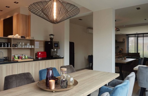Riemst Villa | Holiday home in Vlijtingen with garden