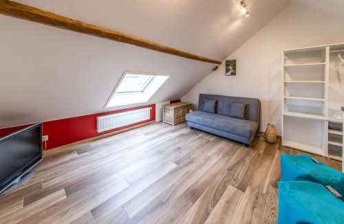 Walk House | Holiday Home in Waimes with Garden