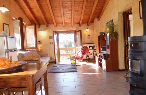 Monticelli Brusati Cottage | HOLIDAY HOME THE ARNIA WIFI LAKE D (apartment) OFFER