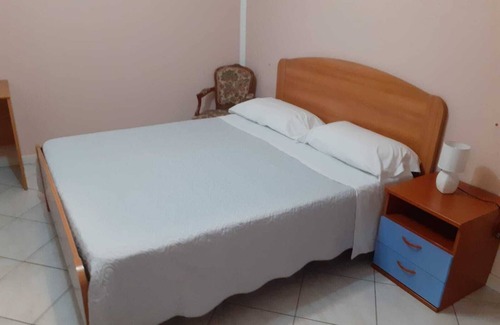 Pecetto di Valenza House | Holiday Home 'Sentieri 1' with Wi-Fi