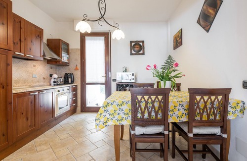 Capitana House | Holiday Home "Villetta Capitana Vista Mare" with Garden & Wi-Fi