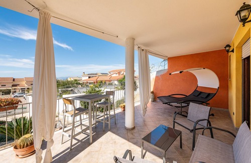 Capitana House | Holiday Home "Villetta Capitana Vista Mare" with Garden & Wi-Fi