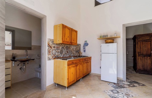 Casamassella House | 'Holiday Home Lu Sule' with Garden & A/C