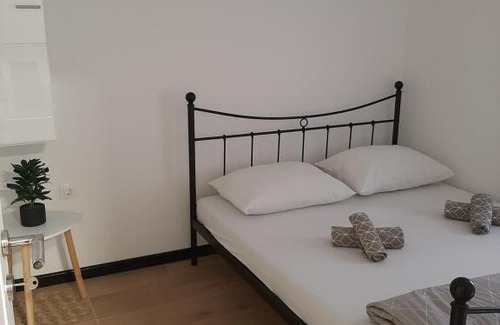 Drage House | Holiday home Ivana-Vrana lake