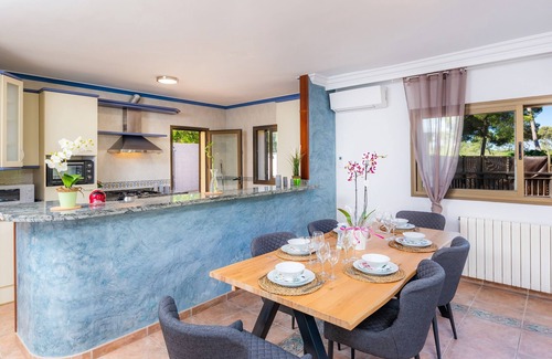 Can Picafort House | Holiday Home “Jordi” close to the Sea with Mountain View, Wi-Fi, Terrace & Pool