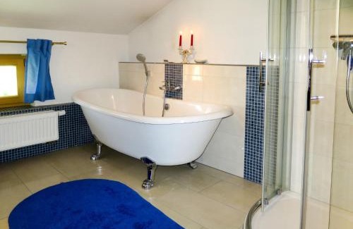 Haidmuhle House | Holiday Home Kaiserhäusl by Interhome