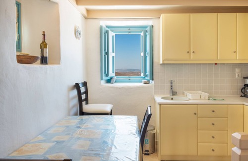 Astypalaia House | Holiday Home 'Karai Traditional House' with Shared Terrace and Balcony