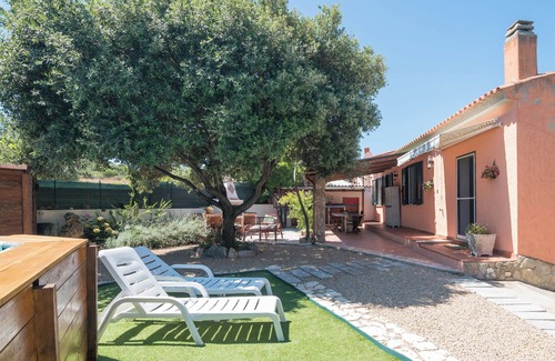 Trinita d'Agultu e Vignola House | Holiday Home "La Pavoncella" with Private Pool & Wi-Fi