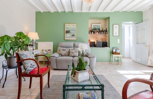 Longues-sur-Mer House | Holiday Home La Batterie by Interhome