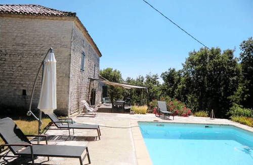 Fauroux House | Holiday Home 'La Boissière' with Private Pool, Wi-Fi and Air Conditioning