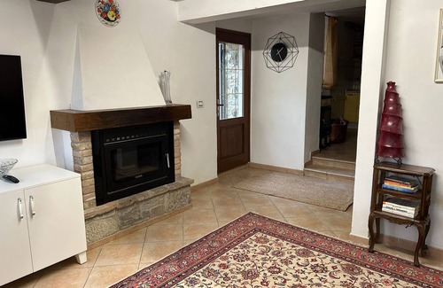 Serramazzoni House | Holiday Home "La Casa della Nonna" with Mountain View, Private Terrace & Wi-Fi
