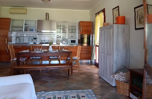 Sennori House | Holiday Home 'La Casa Del Vento' with Sea View, Wi-Fi and Air Conditioning