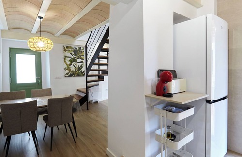 Cazorla House | Holiday Home 'La Casita Verde' with Mountain View, Wi-Fi and Air Conditioning