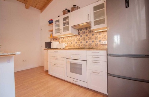 Cerezo de Abajo House | Holiday Home 'La Casa Del Maestro' with Mountain Views, Private Pool and Wi-Fi