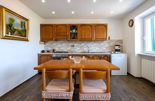 Sestri Levante House | Holiday Home 'La Casa Del Conte' with Sea View, Private Terrace and Wi-Fi