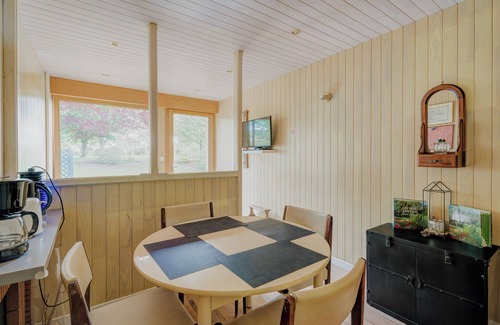 Javene House | Holiday Home 'La Maison De La Rebergère' with Shared Terrace, Shared Garden and Wi-Fi