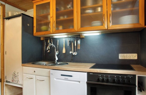Schoellnach Apartment | Holiday Home 'Landhaus Am Eselhof Daxstein' with Mountain View and Wi-Fi