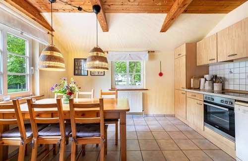 Tetenbull House | Holiday Home 'Landleben Und Meer' with Private Terrace and Private Garden